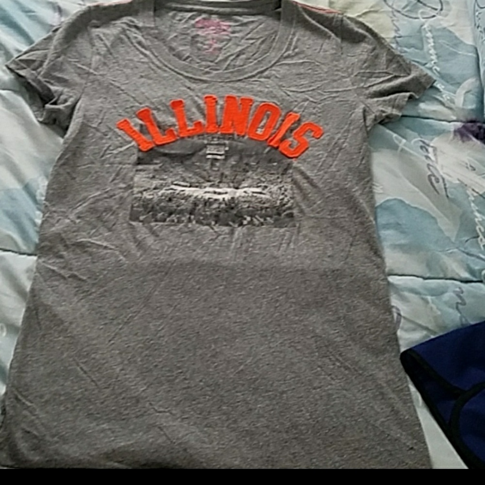 VS PINK size medium Illinois shirt